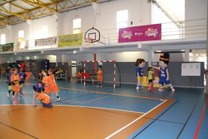 jogos de oeiras crianças a jogar andebol