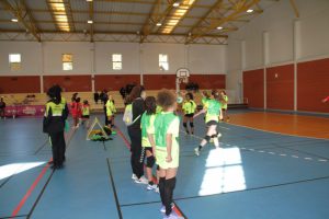 jogos de oeiras crianças a jogar andebol