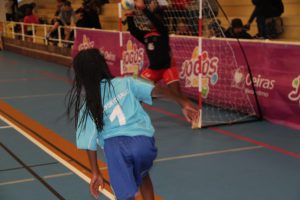 jogos de oeiras crianças a jogar andebol