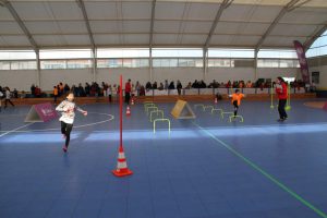 jogos de oeiras crianças a fazer atletismo