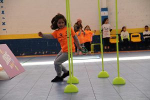 jogos de oeiras crianças a fazer atletismo