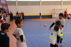 jogos de oeiras crianças a fazer atletismo