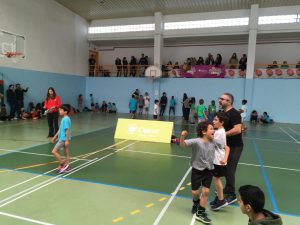 jogos de oeiras crianças a jogar basquetebol