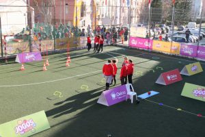 jogos de oeiras crianças praticando atletismo