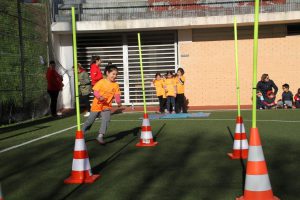 jogos de oeiras crianças praticando atletismo