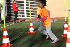 jogos de oeiras crianças praticando atletismo