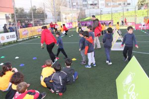 jogos de oeiras crianças praticando atletismo