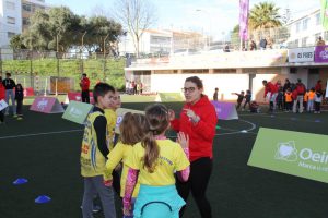 jogos de oeiras crianças praticando atletismo