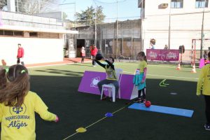 jogos de oeiras crianças praticando atletismo