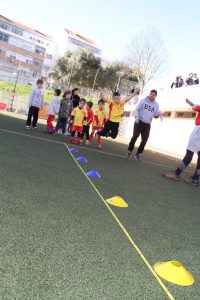 jogos de oeiras crianças praticando atletismo