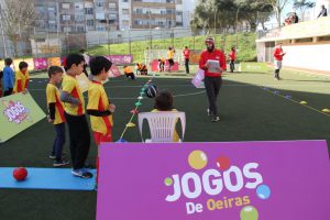 jogos de oeiras crianças praticando atletismo