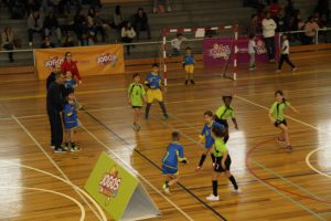 jogos de oeiras crianças a jogar andebol