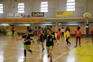 jogos de oeiras crianças a jogar andebol