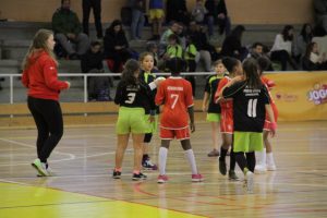 jogos de oeiras crianças a jogar andebol