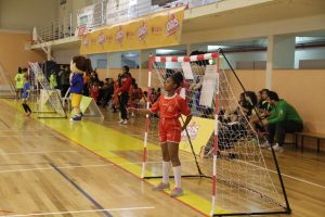 jogos de oeiras crianças a jogar andebol