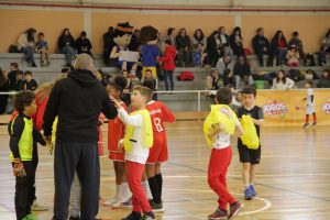 jogos de oeiras crianças a jogar andebol