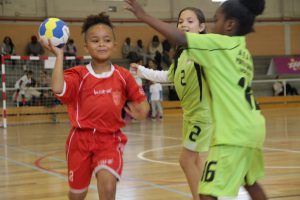 jogos de oeiras crianças a jogar andebol