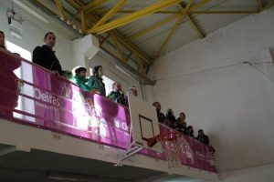 jogos de oeiras crianças a jogar futsal