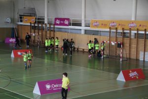 jogos de oeiras crianças a jogar andebol