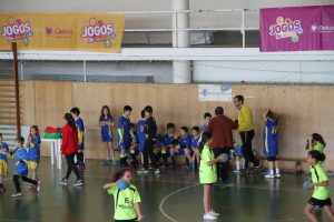 jogos de oeiras crianças a jogar andebol