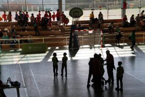 jogos de oeiras crianças a jogar andebol