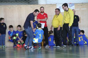 jogos de oeiras crianças a jogar andebol