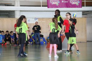 jogos de oeiras crianças a jogar andebol