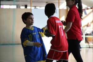 jogos de oeiras crianças a jogar andebol