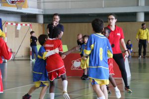 jogos de oeiras crianças a jogar andebol