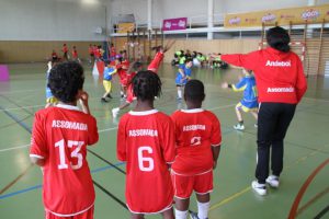 jogos de oeiras crianças a jogar andebol