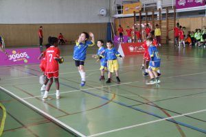 jogos de oeiras crianças a jogar andebol