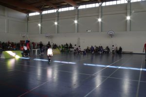 jogos de oeiras crianças a jogar futsal