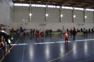 jogos de oeiras crianças a jogar futsal