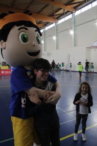 jogos de oeiras crianças a jogar futsal