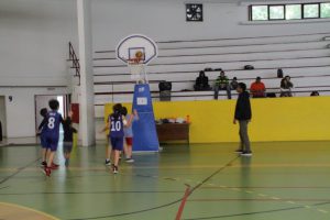 jogos de oeiras crianças a jogar basquetebol