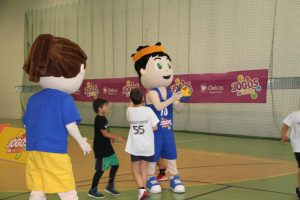 jogos de oeiras crianças a jogar basquetebol