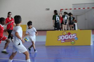 jogos de oeiras crianças a jogar andebol