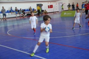 jogos de oeiras crianças a jogar andebol