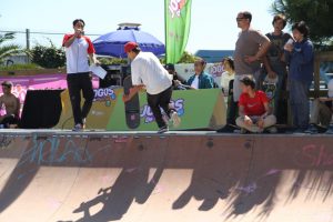 Jogos de Oeiras crianças e adultos a andar de skate