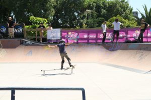 Jogos de Oeiras crianças e adultos a andar de skate