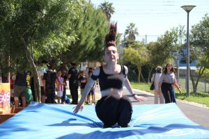 Jogos de Oeiras crianças e adultos a fazer parkour