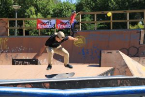 Jogos de Oeiras crianças e adultos a andar de skate