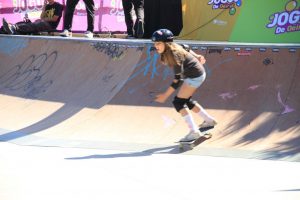 Jogos de Oeiras crianças e adultos a andar de skate