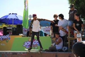 Jogos de Oeiras crianças e adultos a andar de skate