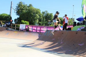 Jogos de Oeiras crianças e adultos a andar de skate