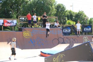 Jogos de Oeiras crianças e adultos a fazer parkour