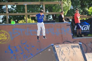 Jogos de Oeiras crianças e adultos a fazer parkour