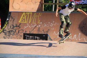 Jogos de Oeiras crianças e adultos a andar de skate