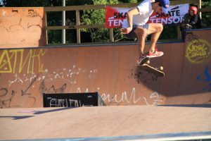 Jogos de Oeiras crianças e adultos a andar de skate