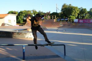 Jogos de Oeiras crianças e adultos a andar de skate